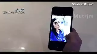 مشهد إباحي: ممرضة مكتنزة تغوي رجلاً أكبر سنًا لركوبة جامحة