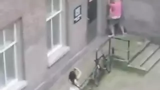 تجسس علي بنت وشاب بينيكوا في الشارع