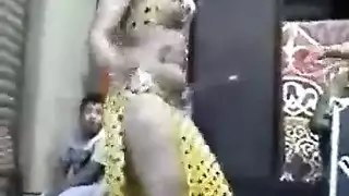 عاهرة مصرية ذات ثديين نار تمارس الجنس – فيلم بورن صريح