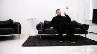 ضارب المفتاح: إيلاج مزدوج مع شاب وفتاة