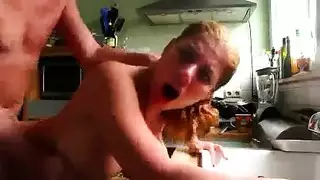 أول مرة شرجية لداني: سائل vip على وجهها الجميل