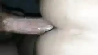 الرجل العضلي يمارس الجنس بقوة بعصا بيسبول