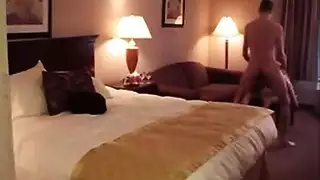 غانغبانغ فتيش المطاط: محبر ومضروب في بورن غونزو