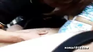 فتاة كورية تشبه المراهقين تأخذ جنس قوي وقذف على وجهها