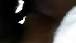 فتاة ساخنة تمص قضيب صديقها المفضل سراً بينما صديقته غائبة