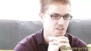 شاب منتصب ساخن