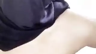 إباحية محجبة: أثداء ضخمة وحلمات قاسية من فتاة مسلمة