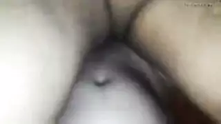 عاهرة عربية تُستَخدم: حلق وطيز مملوءين بالسائل المنوي