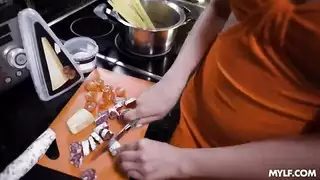 سحاقيات ناضجات في جلسة جنس جامحة إباحية مترجمة