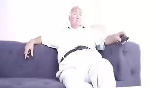 حفلة جنس مع زوجة الأب: الحبة الزرقاء تزيد الشهوة