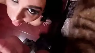 أميرة فرنسية عربية تمارس الجنس الفموي المكثف في فيلم إباحي صريح