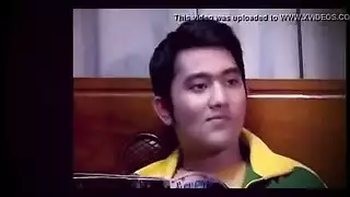 كس مراهقة مبلول يُمنى بعمق من قبل صديقتها المرتدية نظارات