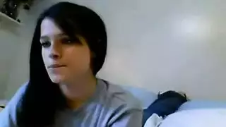 أميرة المكتبة ذات الشعر الداكن تمارس الجنس الصعب على المكتب