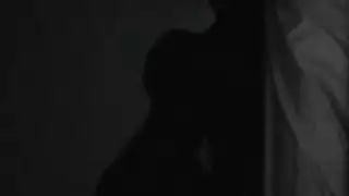 حفلة سكس لهواة: تدخل عميق في كس الفتاة السمراء