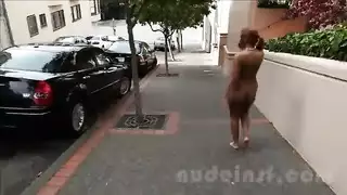 رجال سود يصفون للجنس الجماعي القوي ومص القضيب