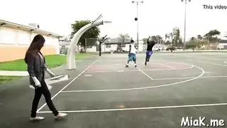 ميا خليفة تُستَخدم بعنف: امتلاء الوجه والكس في فيلم إباحي