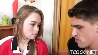 سكس ألماني قاسي: طالبة وحبيبها يهيمان جنونًا على الشاشة