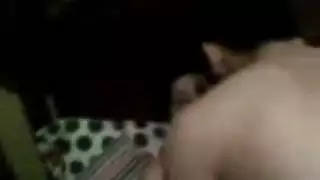 مراهقة مصرية مثيرة تفتح ساقيها للجنس الخشن