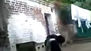 صديقة سابقة تأخذ قضيبين إيطاليين في ثلاثي عنيف