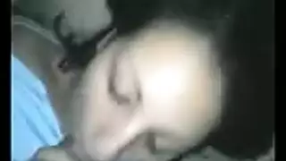 فتاة مثيرة تحب المص وتذوق المني