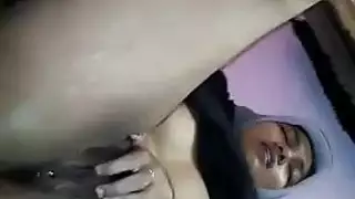 إباحية عنيفة لمحجبة جنس قاس في ميكروبوس مع فتاة مصرية