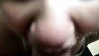 نجم بورن جزائري يبلع عضوًا سميكًا وخشنًا إكس إكس إكس