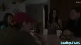 قصص سكس زوجي عصب عيني لسنيطني صديقه