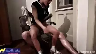 مضاجعة جماعية لدمية جنس مسكونة في فيلم رعب إباحي