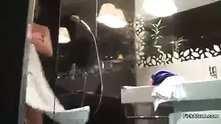 عاهرات مرهقات تتوق لحركات جنسية قاسية