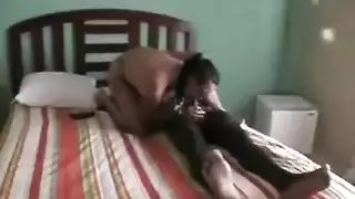 بزاز وفاء الكبيرة تهتز أثناء وضعية الكلب المكثفة