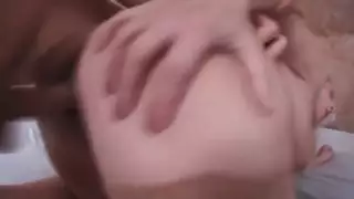 التدلي مثليه في الثلاثية كبير الثدي اليابانية