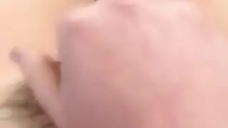 ‫تركيز إباحي على فرج زنجبيل مبلل يتم شده وكشفه‬