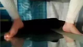 فيديو استمناء جد ساخن لفتاة عارية تلاعب كسها حتى ترتعش