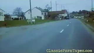 علاقة ثلاثية مع شقراء تتحول إلى علاقة جماعية علنية