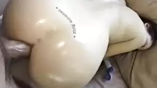 أخذ قضيب كبير بعمق في فتحة شرجي للمتعة