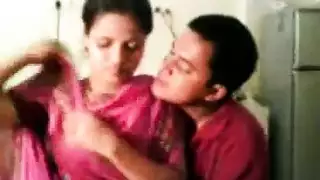 عصابة من القضبان تنيك عاهرات مزرعة هنديات مستعدات بلا وعي