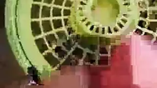 إيلاج مزدوج باللون الوردي مع لمسات حمراء