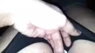 مفاجأة عيد الميلاد: علاقة جنسية ثلاثية مثيرة