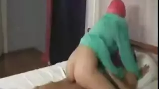 بورنو محجبة: مص وزبن حتى آخر قطرة