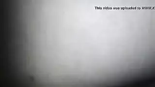 مؤخرة سامية الكبيرة جاهزة لاختراق شرجي عميق