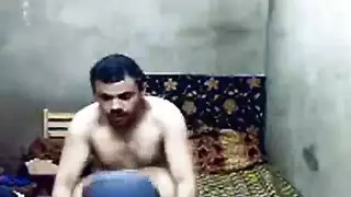 حركة كل الفتحات: رجل مصري يغتصب شرموطة محتاجة بالكامل