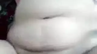 زوج عراقي مسترق للنظر: لقطة مقربة لفتحة شرج الزوجة تتمدد