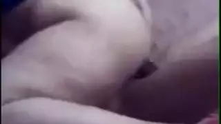 إباحي مصري صريح: امرأة مكتنزة ترفه عن فحل بفمها