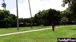 منفرد الوثن القدم الكرة الرفس