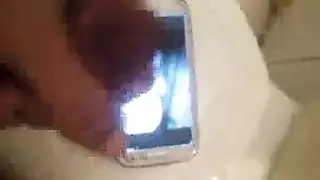 حوريات بالكاد بالغات وراهبة منحرفة في خيال مضاجعة جماعية صريحة